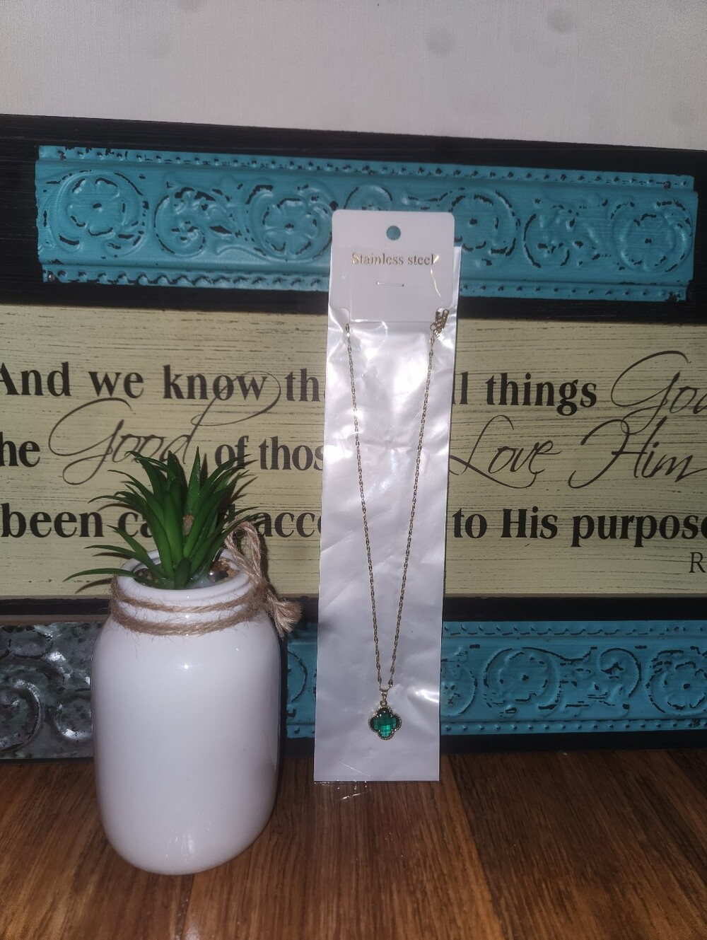 🎀2/$13 or 3/$19 GREEN CLOVER CHARM NECKLACE